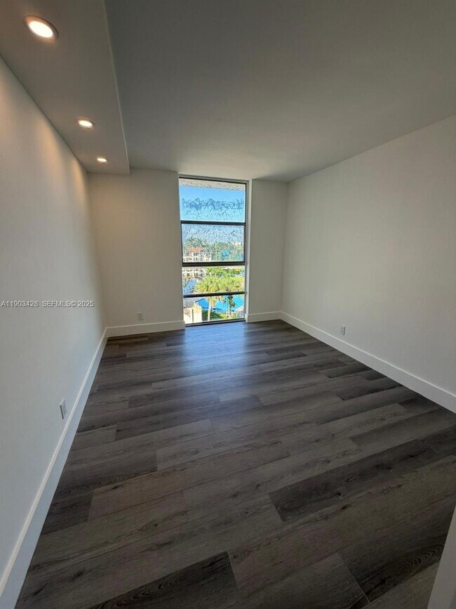 Building Photo - 801 Three Islands Boulevard