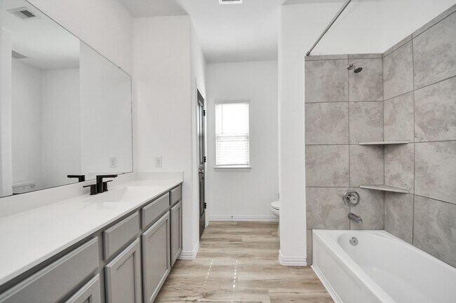 Building Photo - 20230 Creekdale Bend Dr