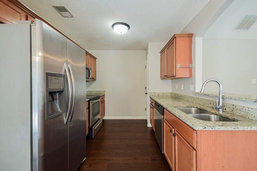 Building Photo - 9435 Darren Cir S