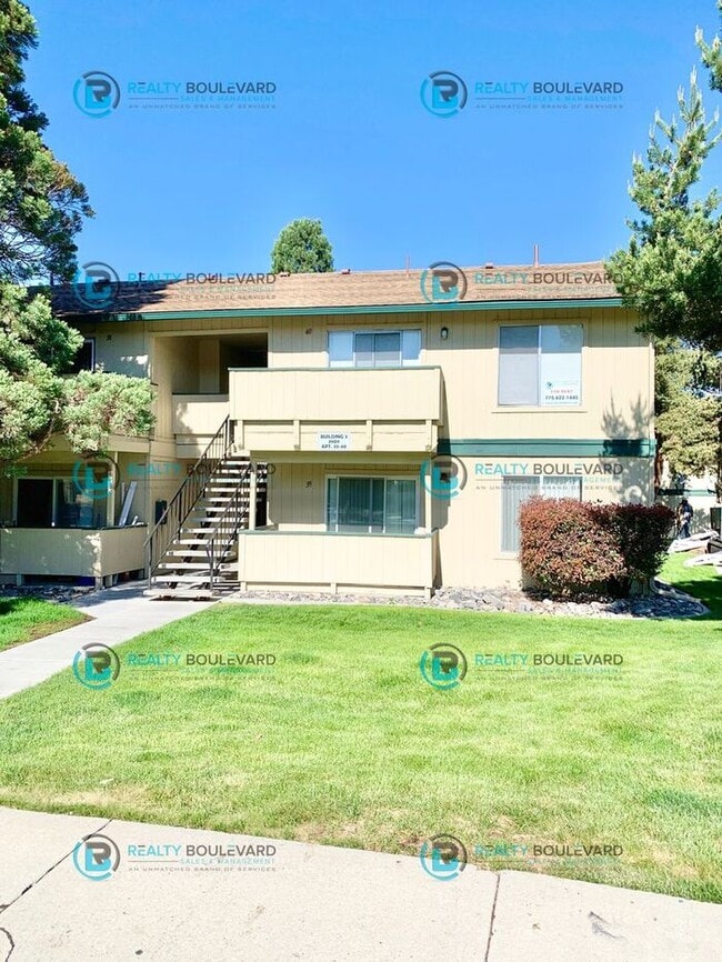 Building Photo - Great 2 Bedroom 1 Bathroom Apartment Near TMCC!!! Private Balcony, Laundry, Pool & Community Amen...