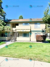 Building Photo - Great 2 Bedroom 1 Bathroom Apartment Near TMCC!!! Private Balcony, Laundry, Pool & Community Amen...