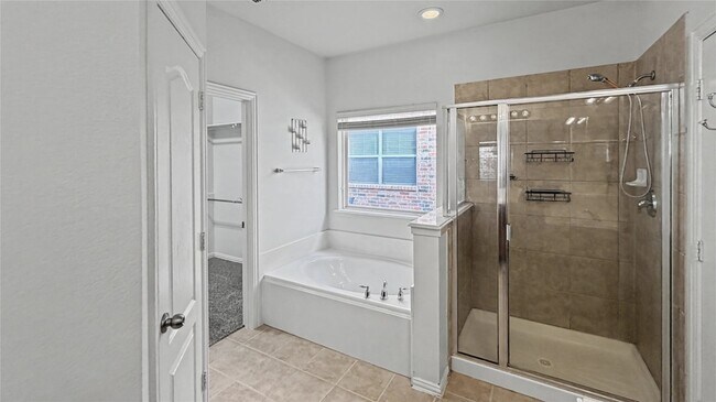 Building Photo - 2704 Evening Mist Dr