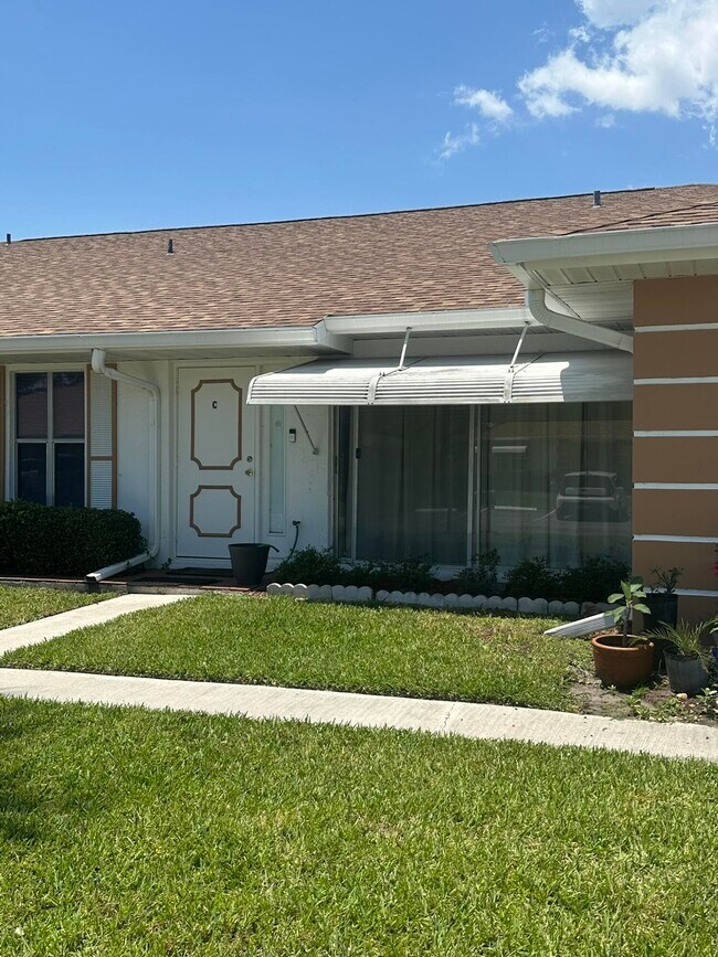 Building Photo - 933 Savannas Point Dr