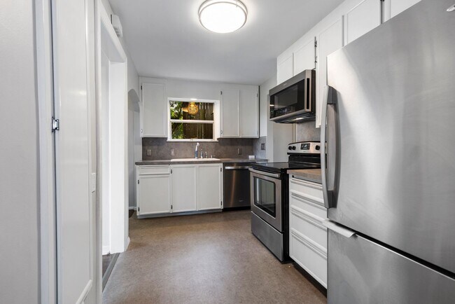 Building Photo - 3814 46th Ave NE