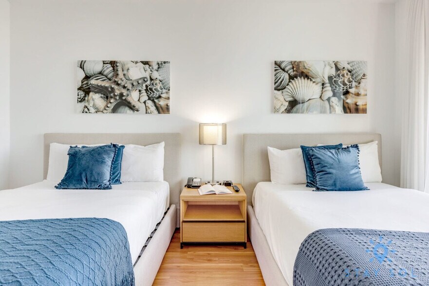 Building Photo - 2602 E Hallandale Beach Blvd