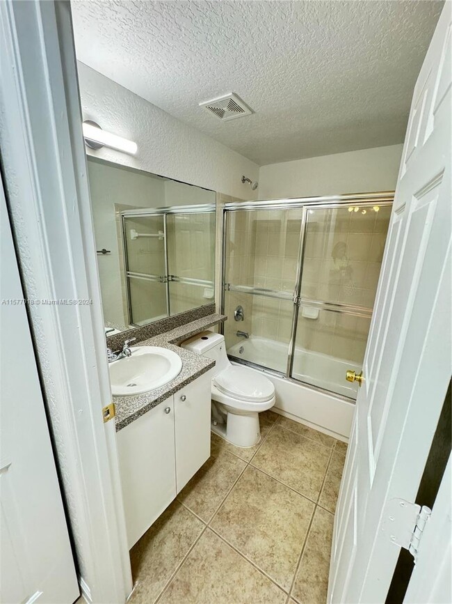 Building Photo - Riverside Drive, Coral Springs, FL 33065 -...