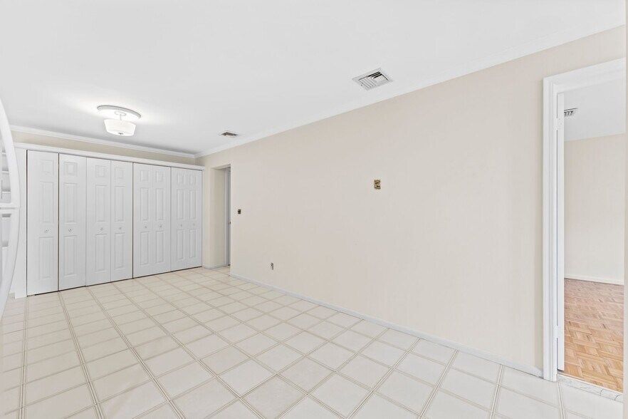 Building Photo - 314 Palisade Ave