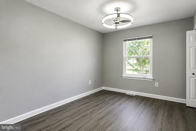 Building Photo - 15025 Timberlake Dr