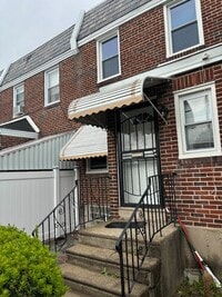 Building Photo - Newly Renovated 3BR 2 1/2 Bathroom House F...