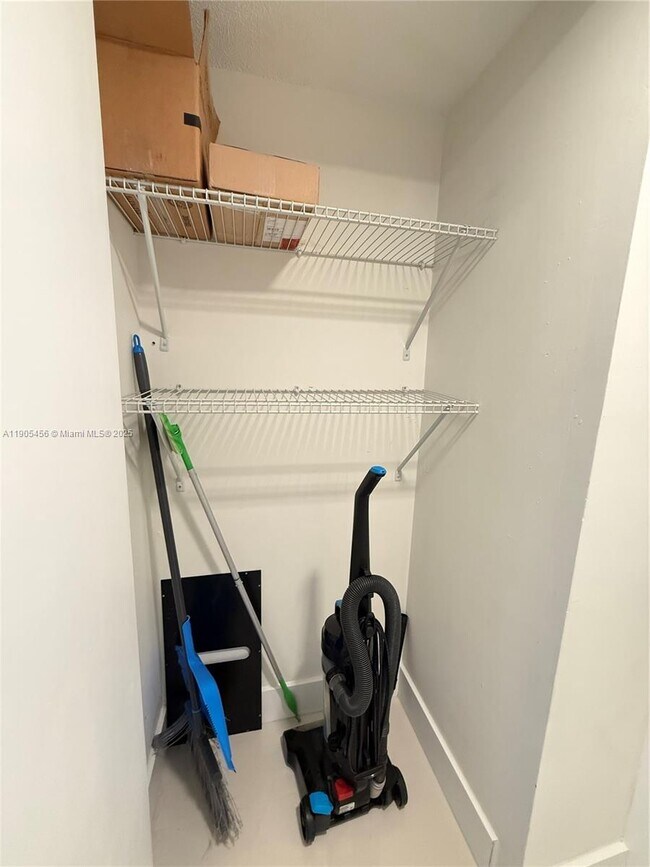 Building Photo - 2780 NE 183rd St