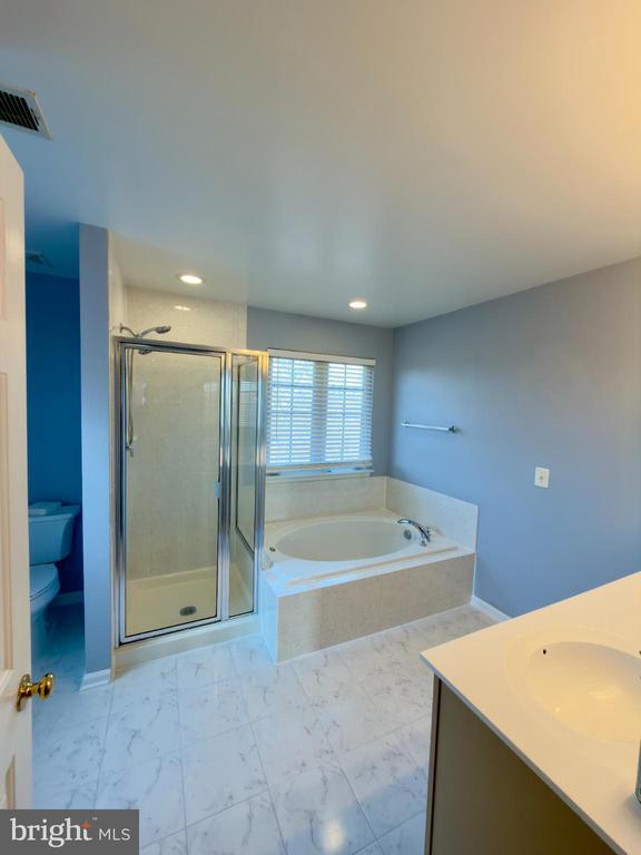 Building Photo - 15044 Danehurst Cir