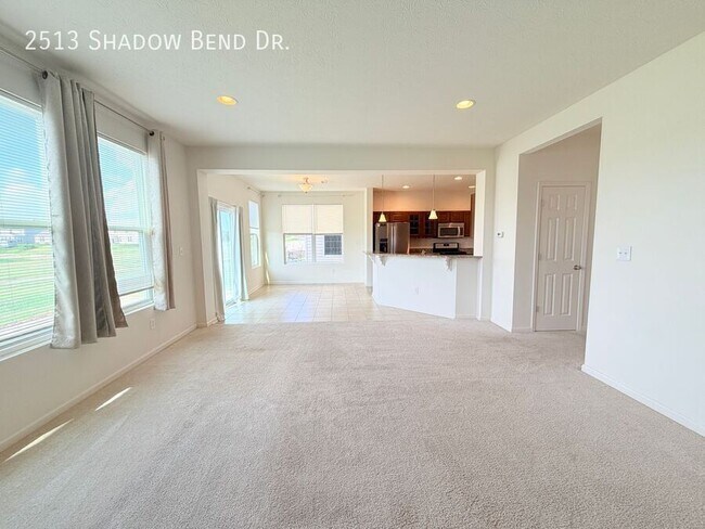 Building Photo - 2513 Shadow Bend Dr