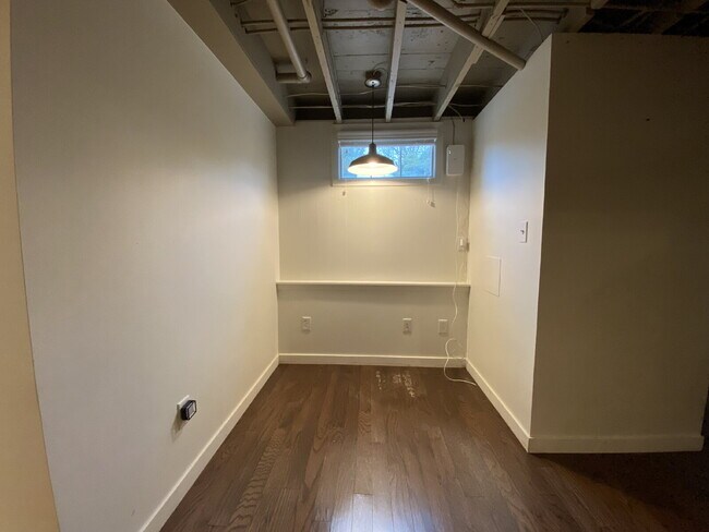 Building Photo - Charming 3-Bed, 2-Bath Gem with Fully Fenced Yard in Lynden