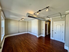 Building Photo - 92 S Main St