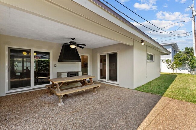 Building Photo - 1191 87th Ave N