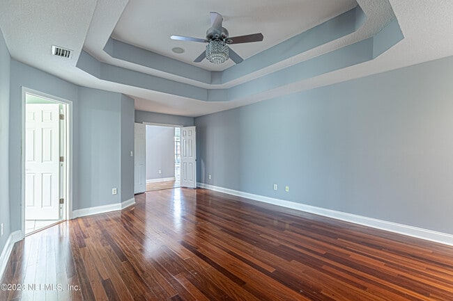 Building Photo - 2465 Pinehurst Ln