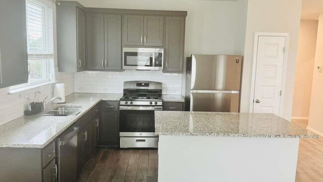 Building Photo - 1305 Goforth Rd