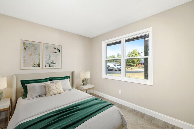 Building Photo - Cozy 1-Bedroom Apartment in Sumter, SC – Pinedale Apartments