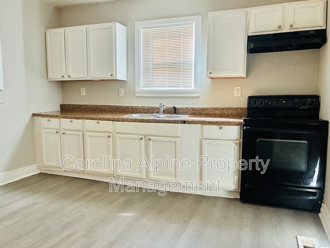 Building Photo - 2716 Mayfair Ave