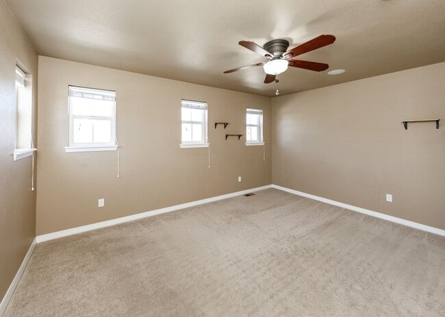 Building Photo - Westside 3 Bed Townhouse in Gold Hill Mesa