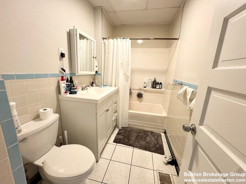 Building Photo - 40 Sudan St