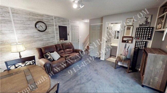 Building Photo - Beautiful Updated 3 Bed 3 Bath Home in Ove...