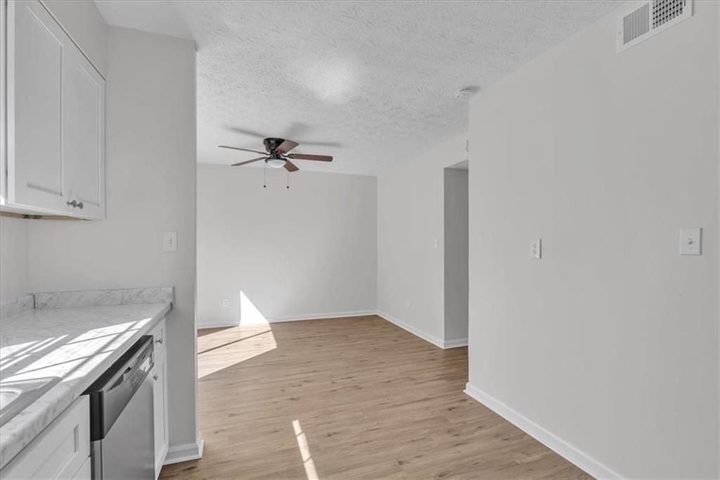 Building Photo - 2613 Stratford Ln