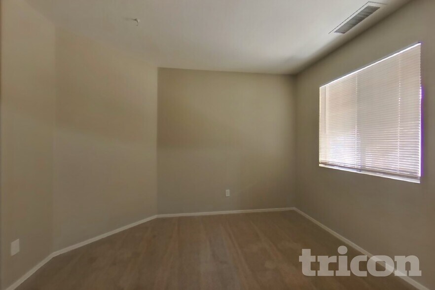Building Photo - 8520 W Sonora St
