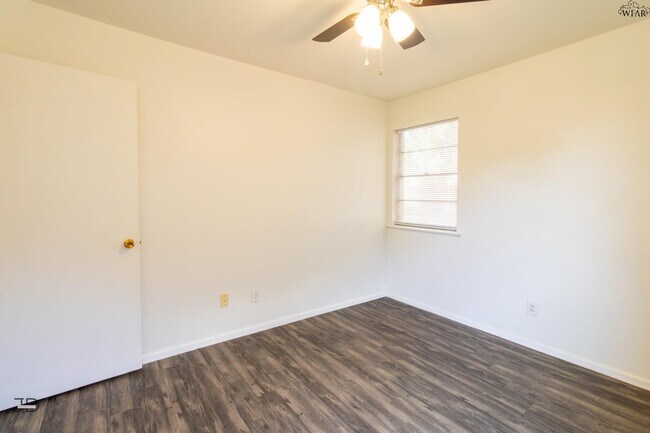 Building Photo - 109 Wood Cir