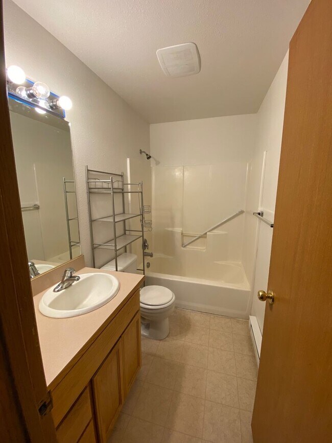 Building Photo - 607 Taylor