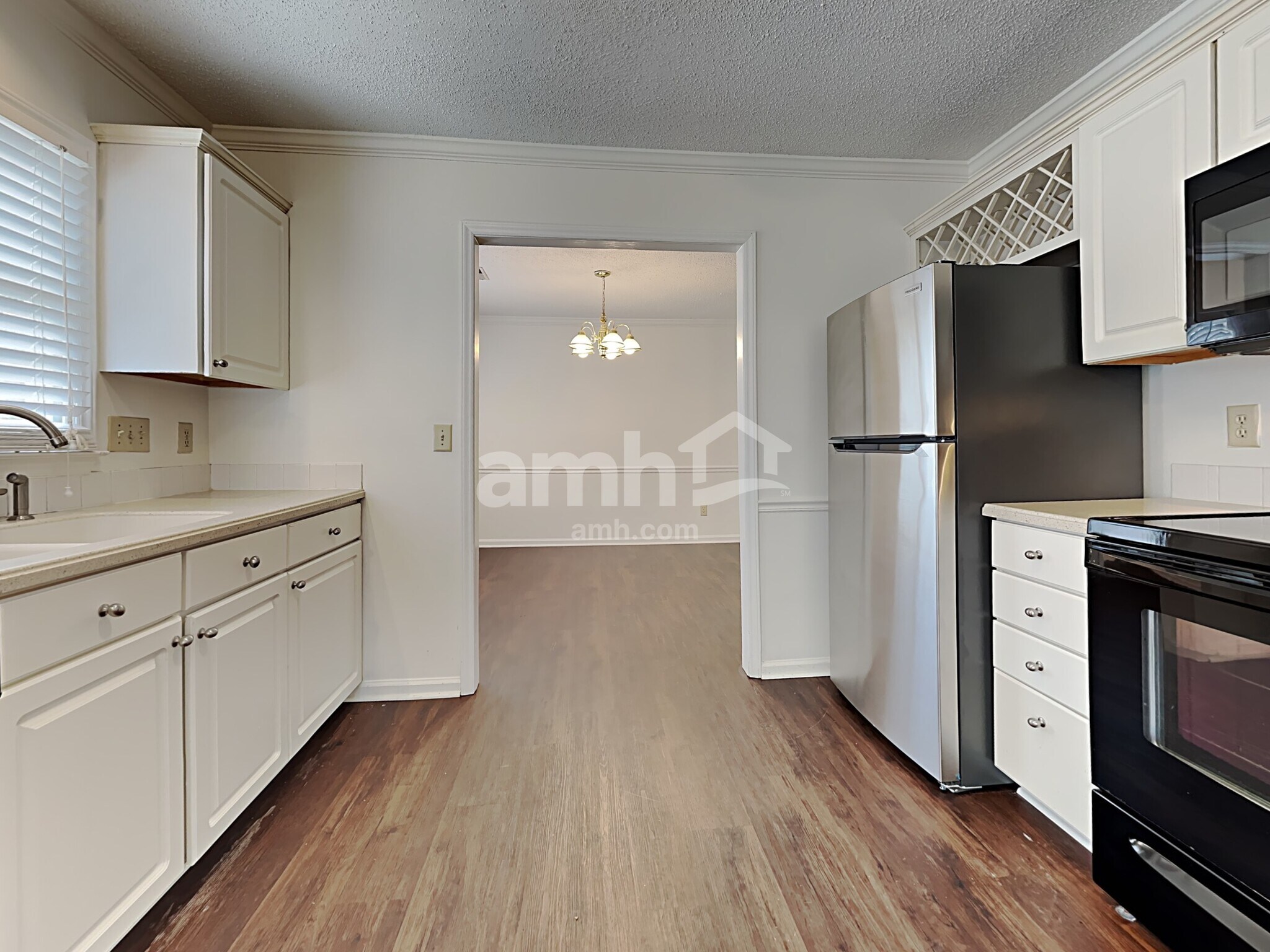 Building Photo - 3234 Sparrowhawk Dr