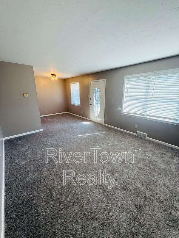 Building Photo - 4866 Berrydale Ave