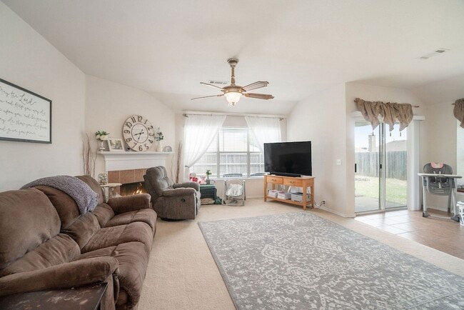 Building Photo - 1327 Primrose Dr
