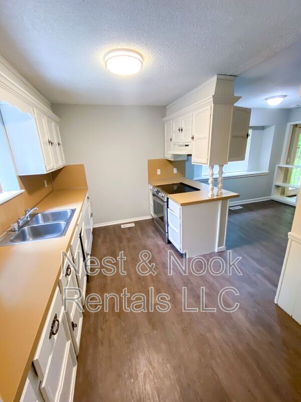 Building Photo - 13809 E 27th Pl