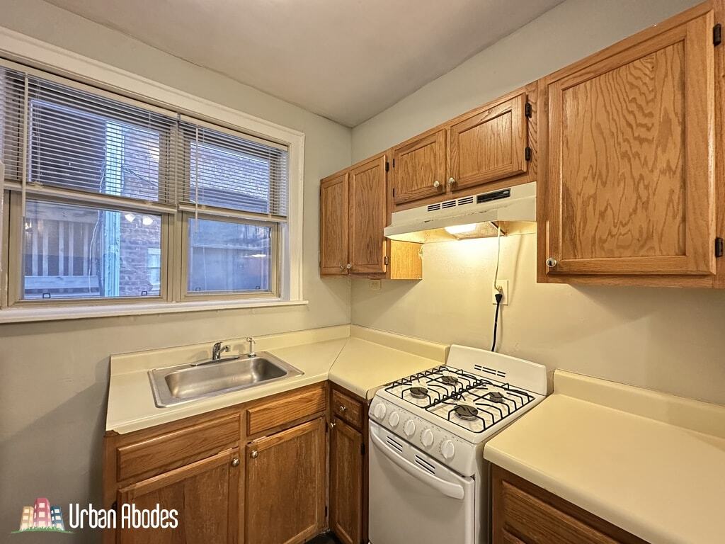 Building Photo - 4224 N Paulina St