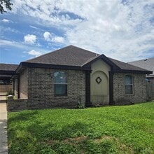 Building Photo - 12 West Dr