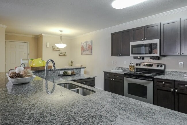 Building Photo - 213 Katherine Blvd