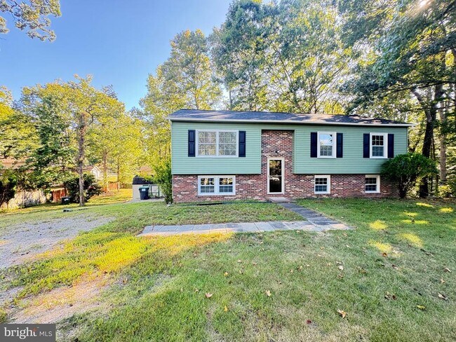 Primary Photo - 2 Kelly Ct