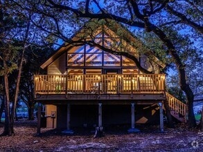 Building Photo - 18418 Lakeland Dr