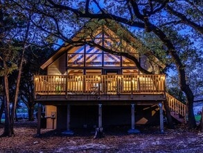 Building Photo - 18418 Lakeland Dr