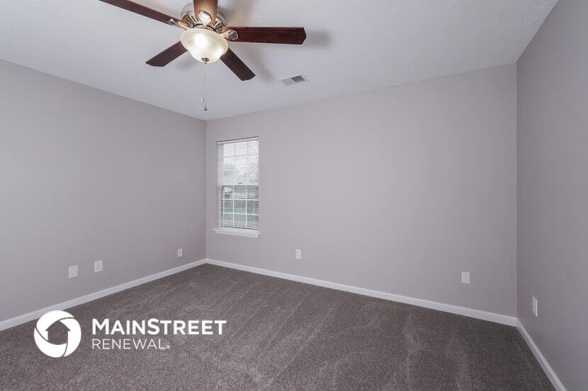 Building Photo - 10812 Pineview Ct