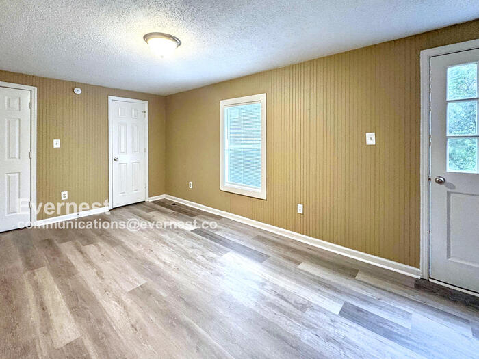 Building Photo - 1516 Haven Dr N