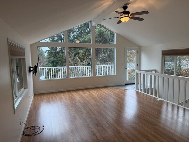 Building Photo - Beautiful 4 bedroom, 3 bathroom home in Eugene!