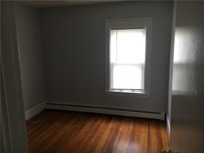 Building Photo - 152 Webster St