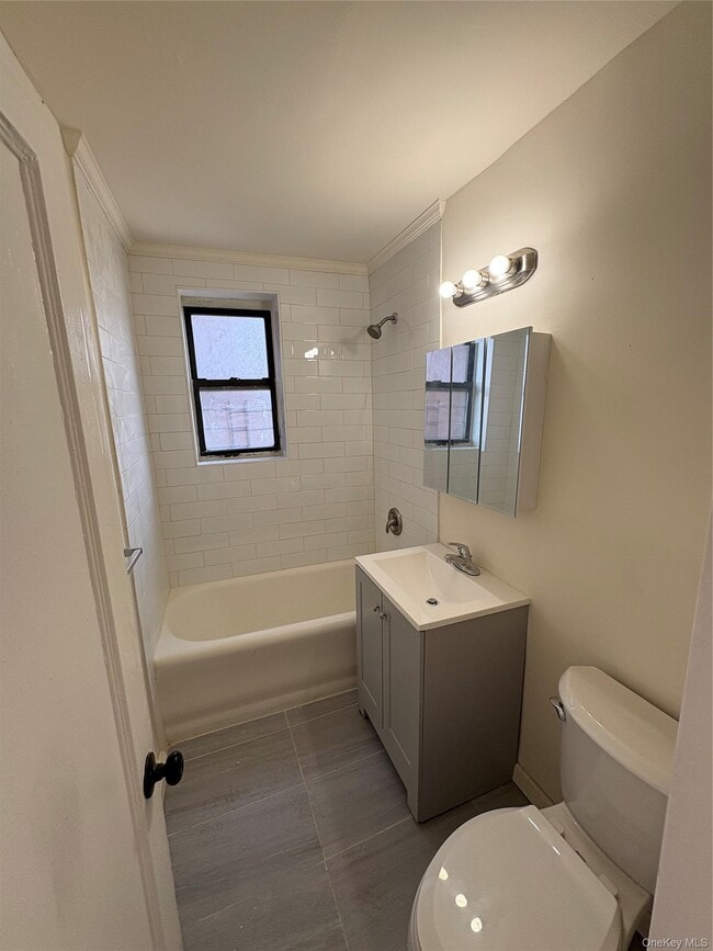 Building Photo - 30 Locust Hill Ave