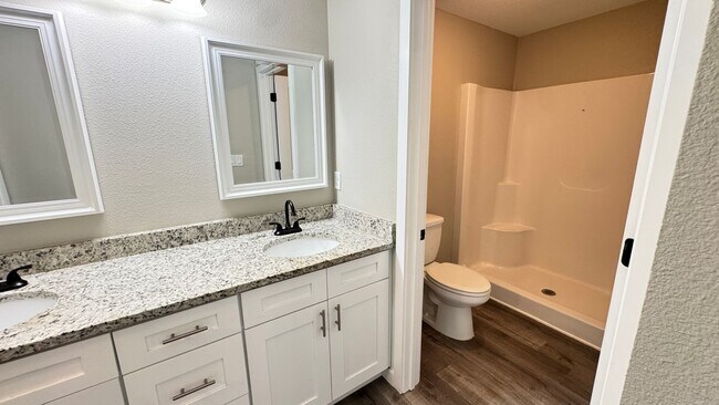 Building Photo - BRAND NEW, STUNNING 3 Bedroom, 2 Bathroom Home in Sebring!!