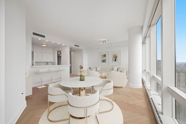 Building Photo - 80 Columbus Cir