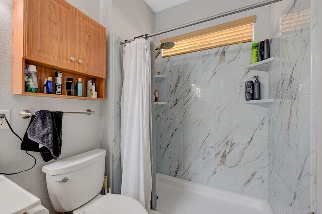 Building Photo - 4 Bedroom With a Pool in North Las Vegas- ...