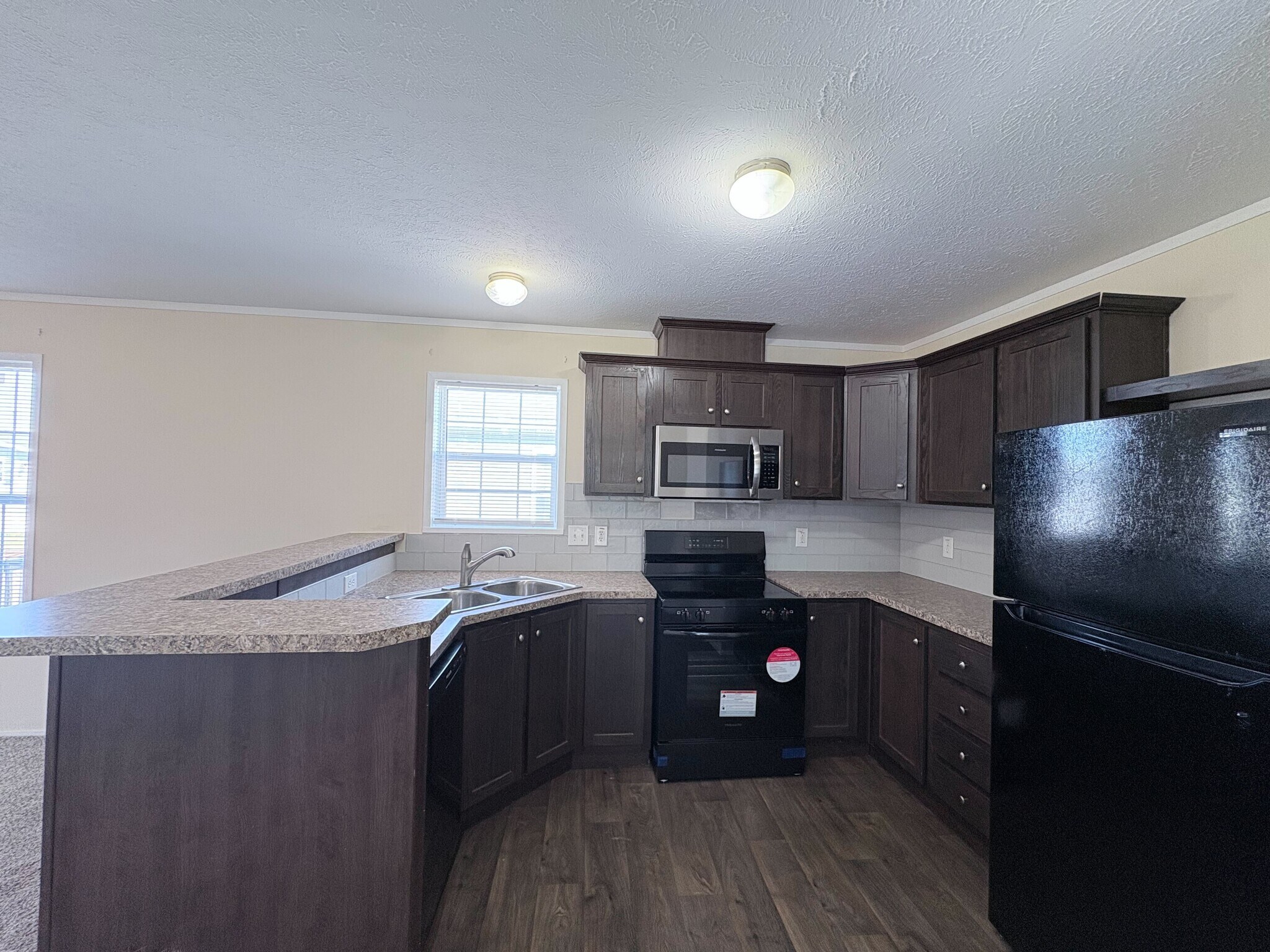 Building Photo - 10610 State Rte 762