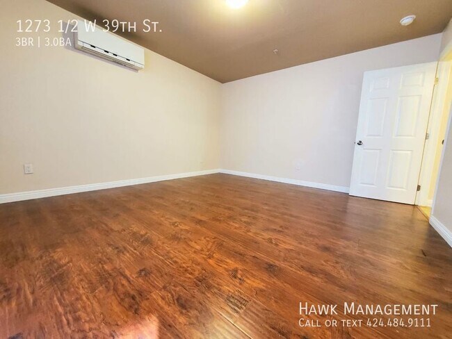 Building Photo - 1273 1/2 W 39th St.-